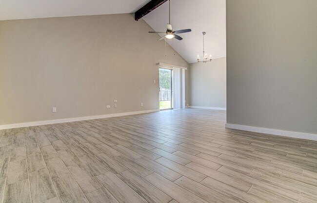 Building Photo - 1603 Dale Cove