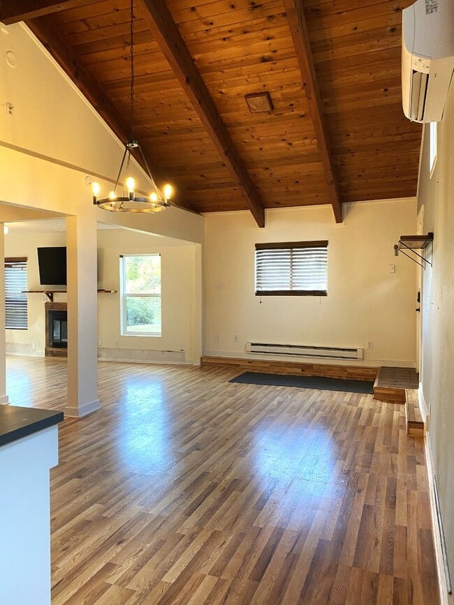 Building Photo - Serene Simplicity - Northwest Style