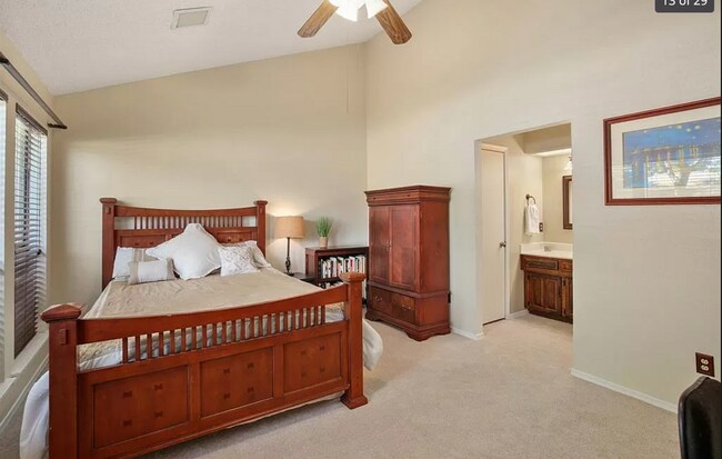 Building Photo - 1512 Woodcreek Dr