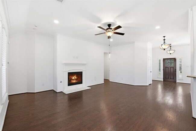 Building Photo - 212 Fallow Buck Ct