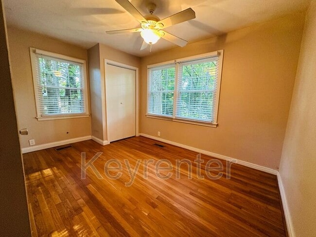 Building Photo - 1614 Shirley Way