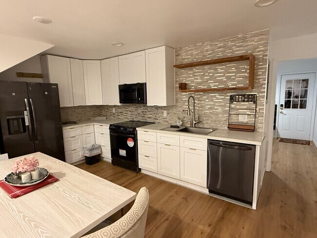 Building Photo - Spring Lawson