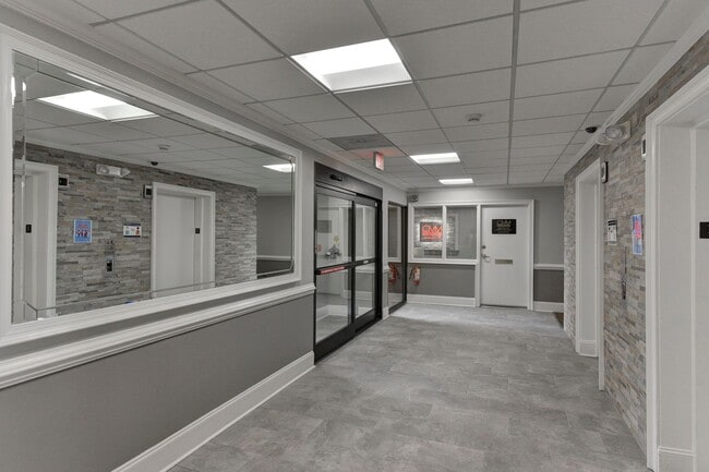 Building Photo - wh810