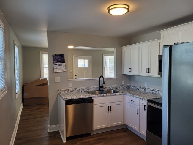 Building Photo - 107 Bryan St