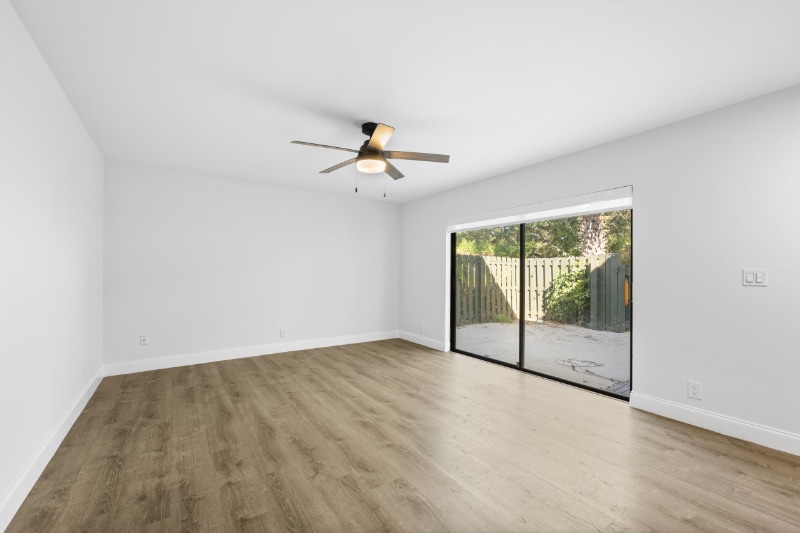 Building Photo - 2695 Albatross Rd N