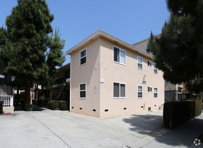 Building Photo - 11927 Culver Blvd