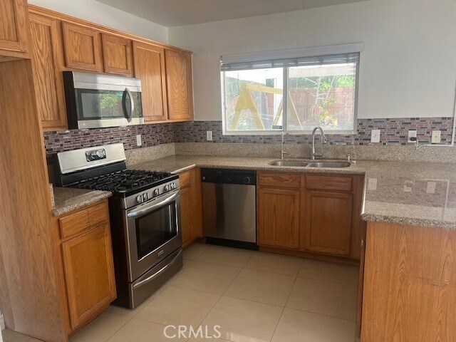 Building Photo - 1808 Cave St