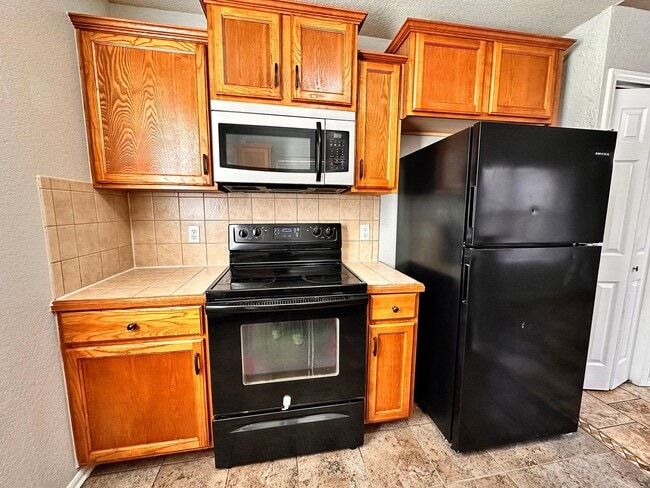 Building Photo - 3 Bedroom brick home in Del City