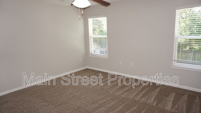 Building Photo - 2219 Waltham St