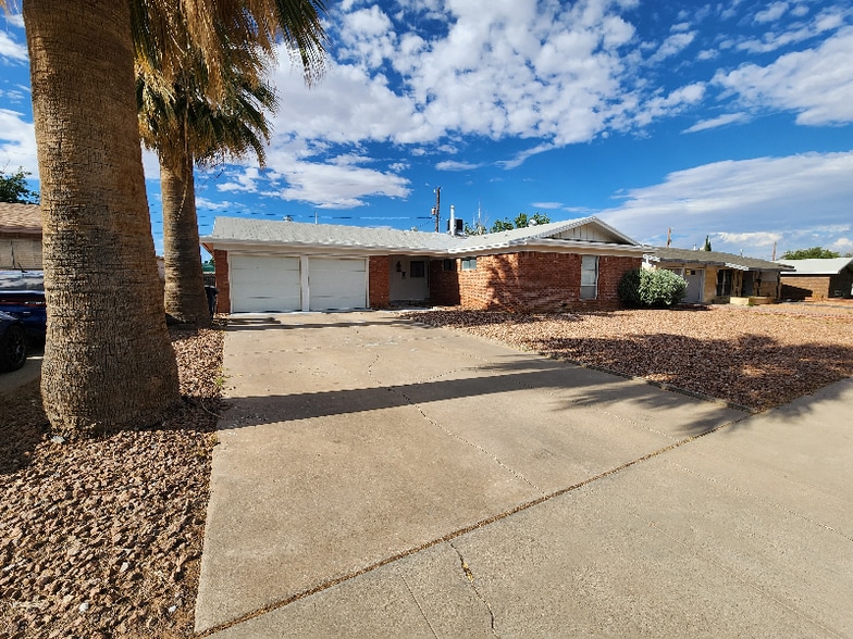 Building Photo - 5109 Bastille Ave