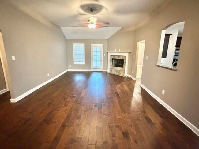 Building Photo - WoodsonDrive8114