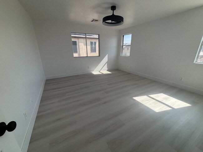 Building Photo - Spacious 4Br/3Ba Home in Galena Pointe – in North Las Vegas