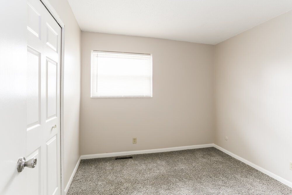 Building Photo - 2400 Lisbon Dr