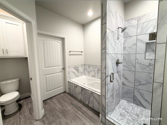 Building Photo - Modern 3-Bedroom Home with Office in The Greenways
