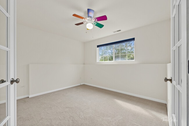 Building Photo - 2528 Dunraven Ave