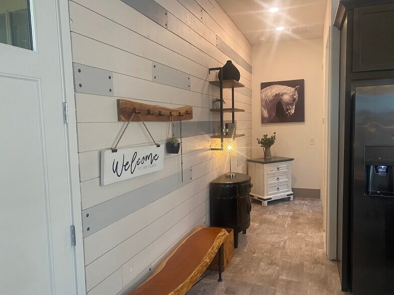 Building Photo - 19848 W Monterosa St