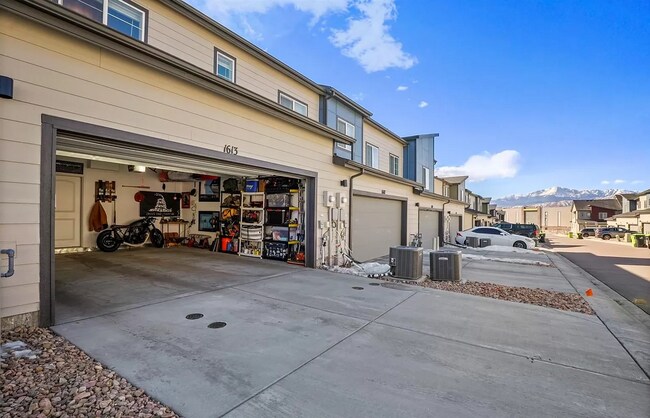 Building Photo - 1613 Rose Quartz Hts