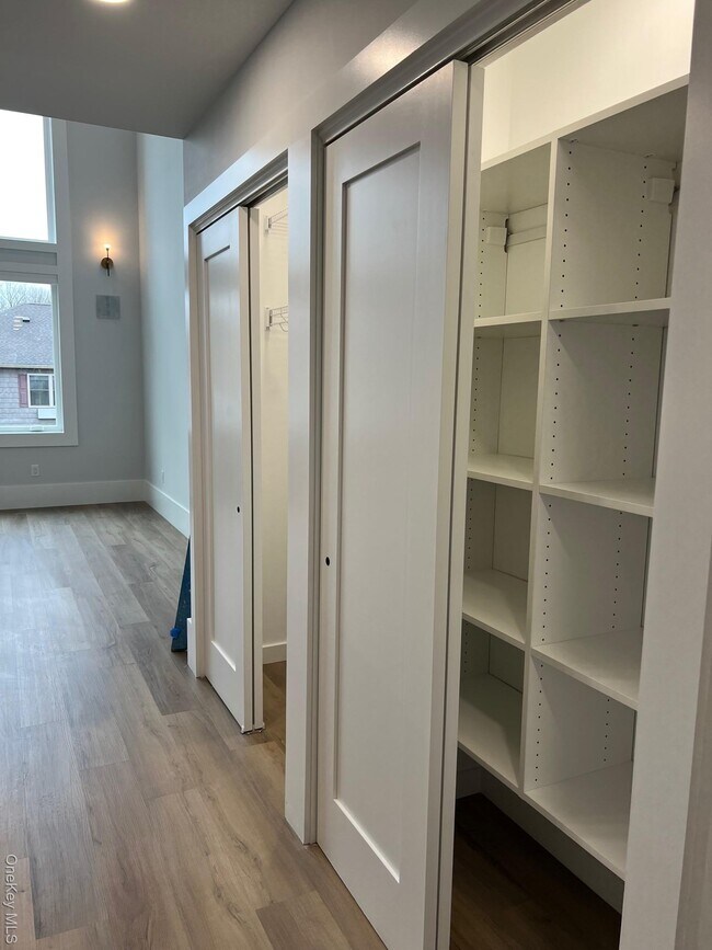 Building Photo - 42 N Main St