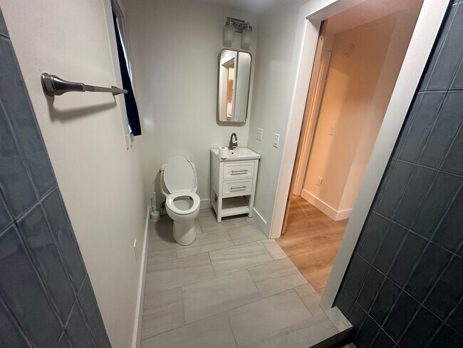 Building Photo - 102 Saco Ave