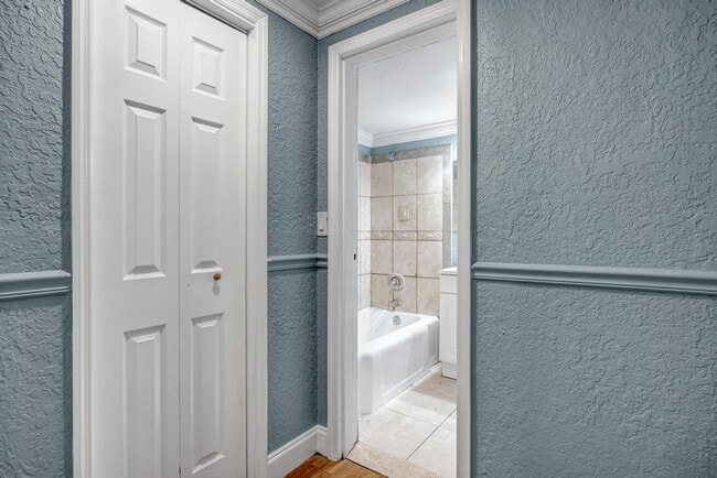 Building Photo - 311 W Ashley St