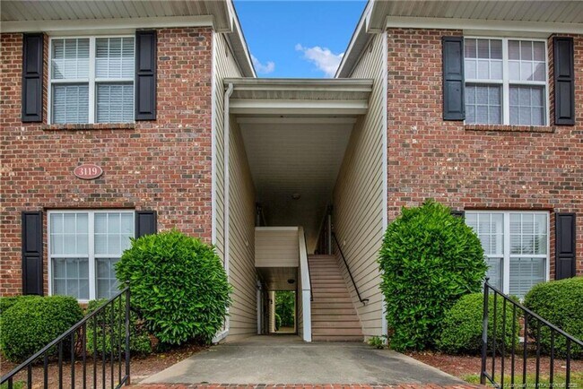 Building Photo - 3BD 2Bath Condo