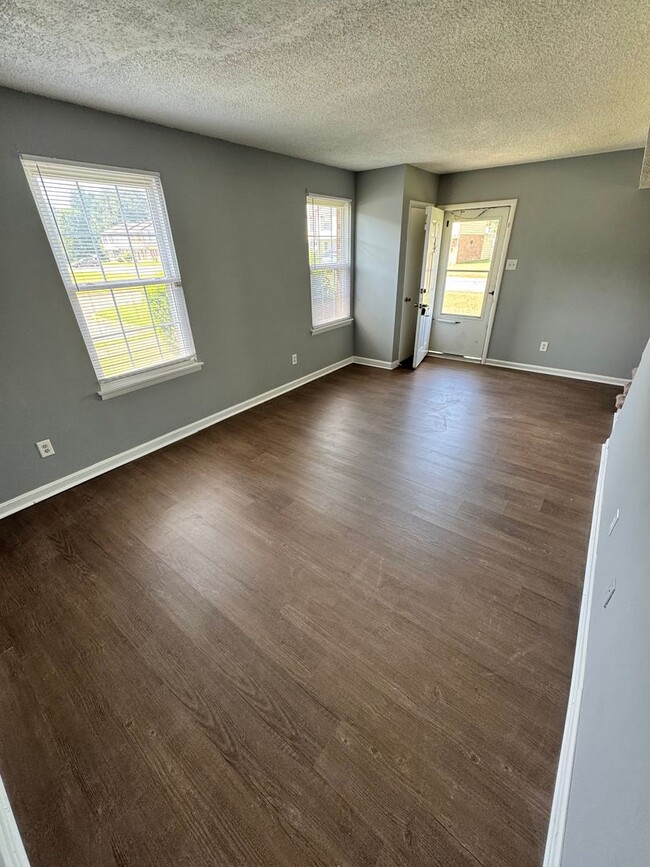 Building Photo - Spacious 3 Bed 1.5 Bath in Henrico