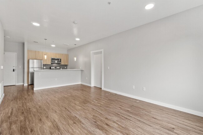 Building Photo - 662 Avenue C