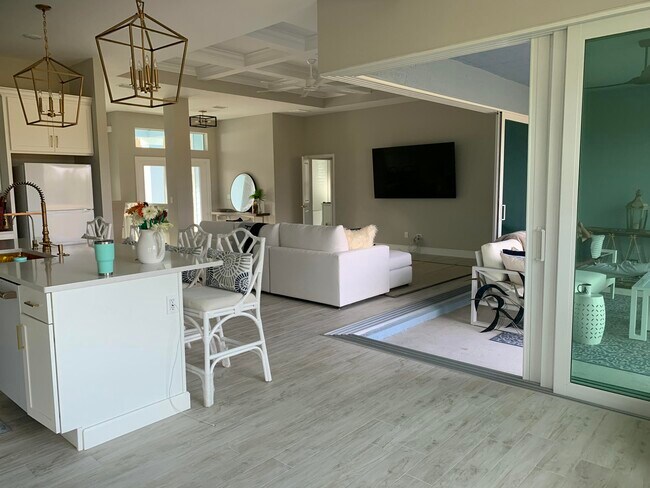 Building Photo - 3155 SW 78th Ave