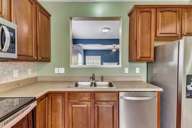 Building Photo - Adorable 3b 3b Townhome In Wake Forest!