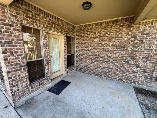Building Photo - Beautifully Furnished 4-Bedroom Home in Zachary's Audubon Lakes!