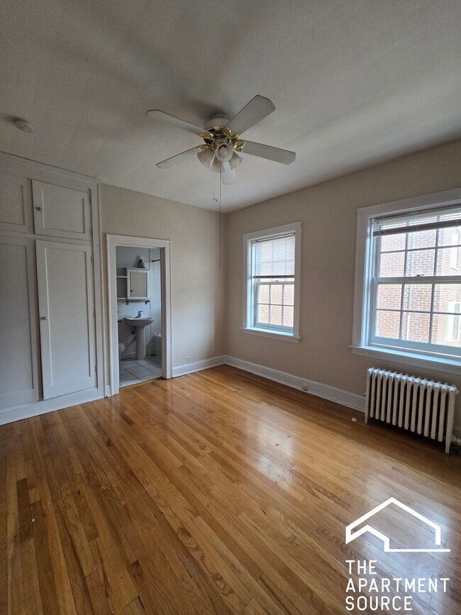Building Photo - 1452 Oak Ave