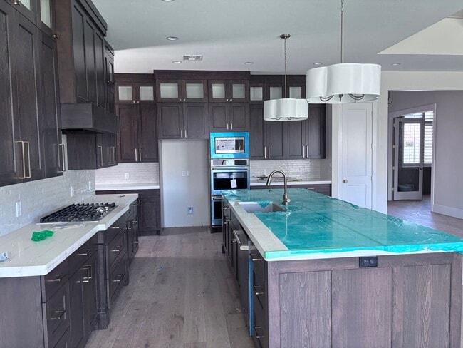 Building Photo - Brand New 3 bed plus office/2.5 bath in beautiful Coral Canyon!