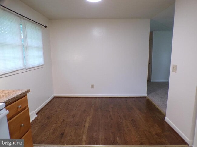 Building Photo - 111 Walnut Dr