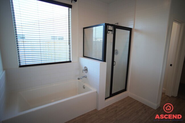 Building Photo - Newly Built Home with Solar in Gossamer Grove!