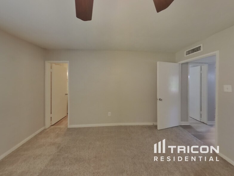 Building Photo - 1711 Pilot Way
