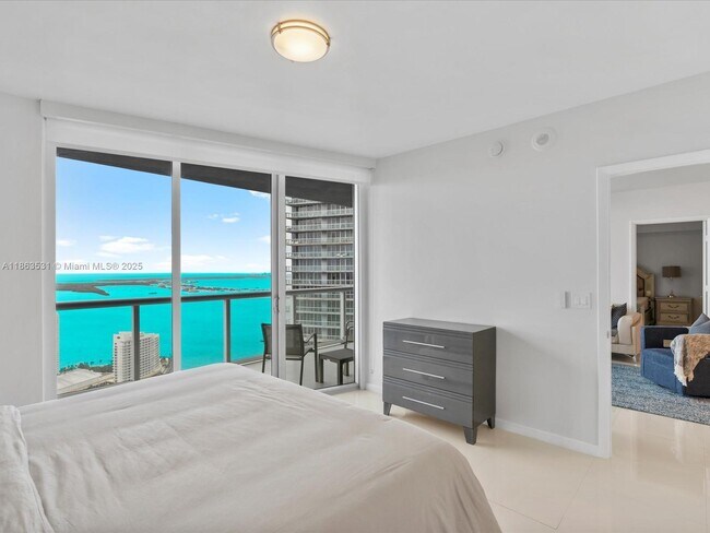 Building Photo - 465 Brickell Ave