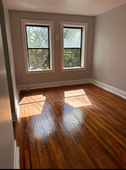 Building Photo - 821 Bergen Ave