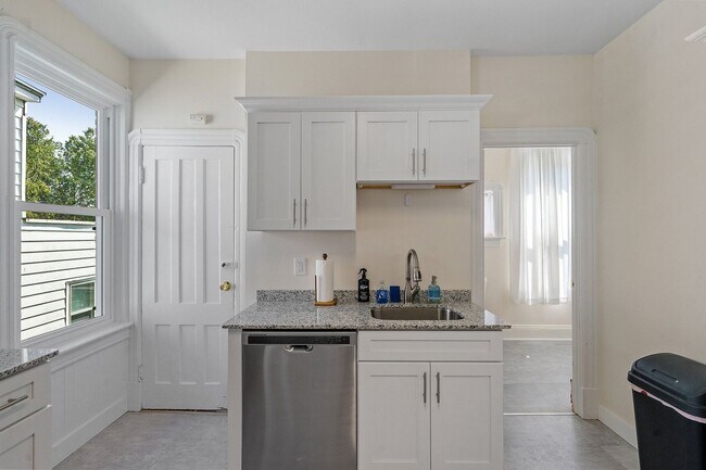 Building Photo - Rexford Main Street