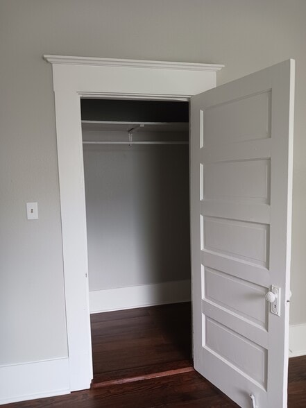 Large closet in bedroom - 1202 W 3rd Ave