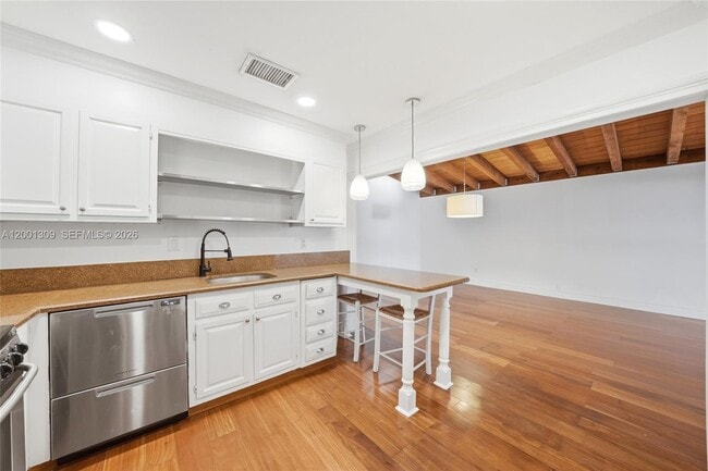 Building Photo - 6704 SW 114th Pl