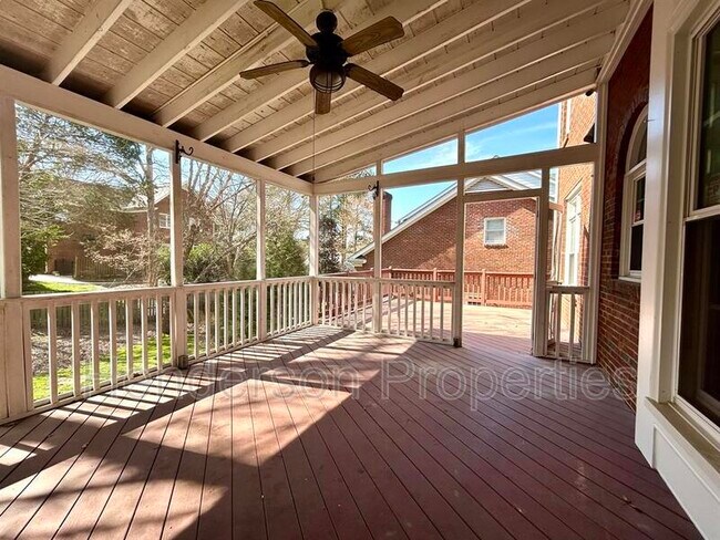 Building Photo - 332 Walnut Point Dr