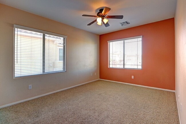 Building Photo - Wonderful 4 Bedroom Home!