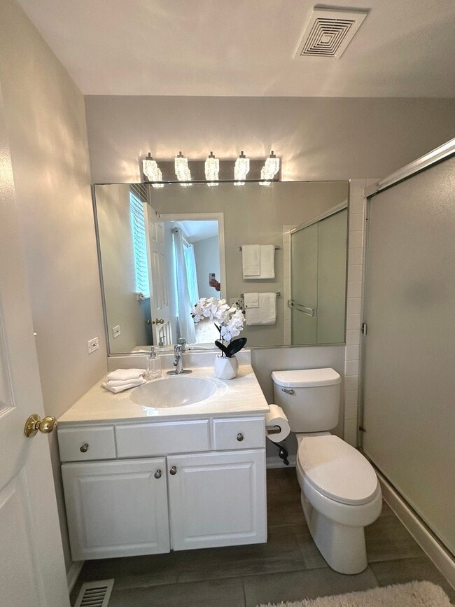 Building Photo - 1469 Braymore Cir W