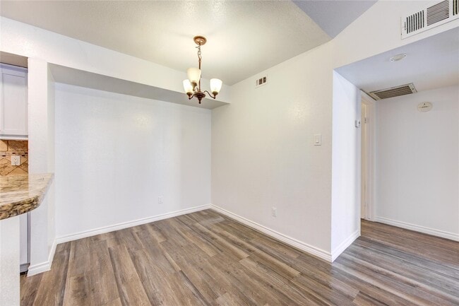 Building Photo - 10202 Forum Park Dr
