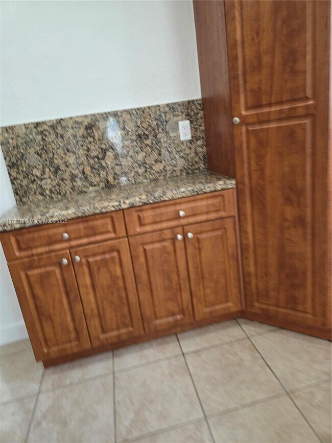 Building Photo - 340 SW 78th Ave