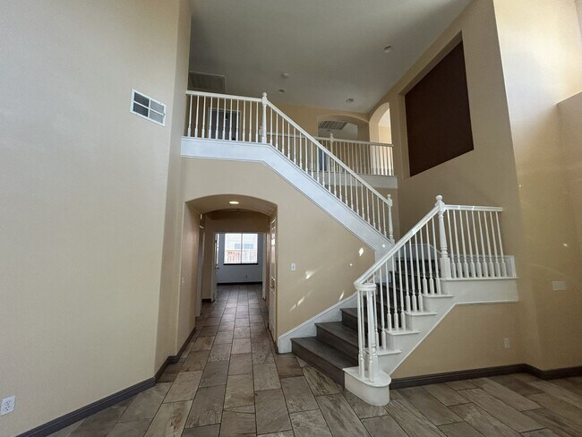 Building Photo - 37978 Spur Dr
