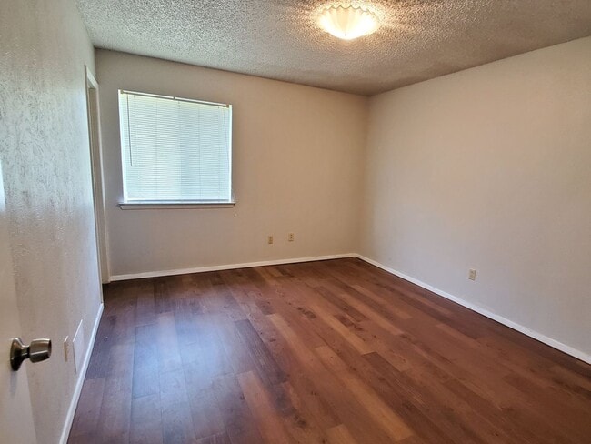 Building Photo - 3118 Leanne St