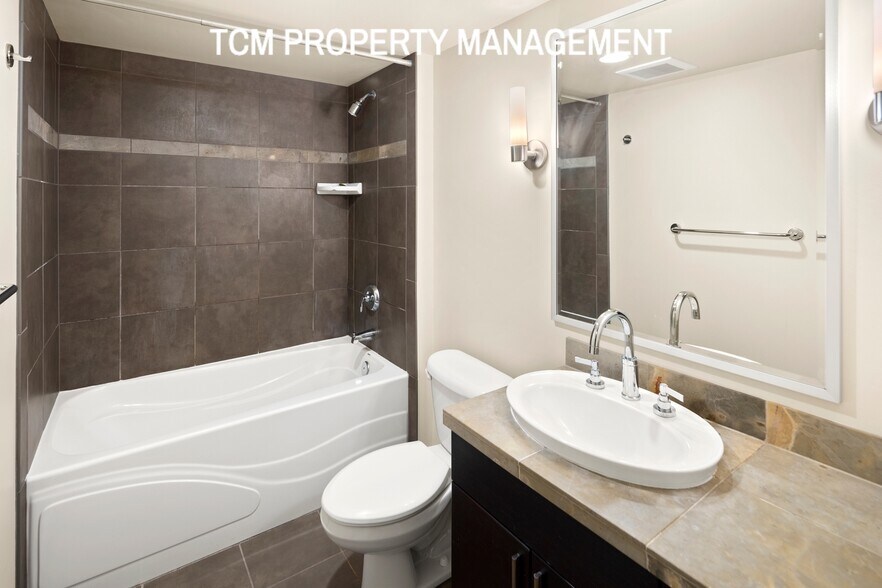 Building Photo - 819 Virginia St