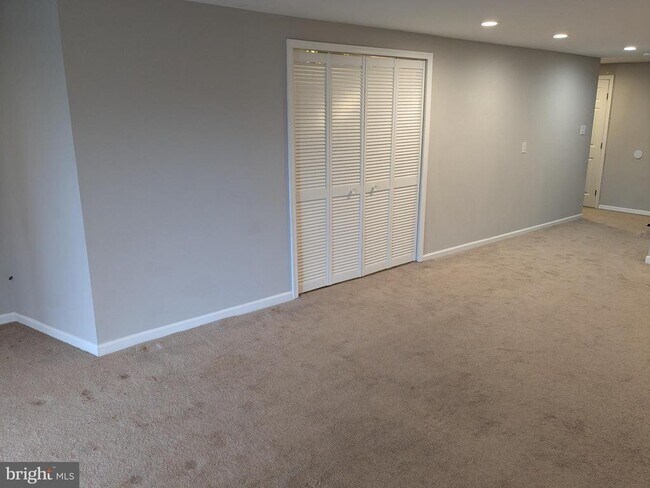 Building Photo - 25 Millstream Rd