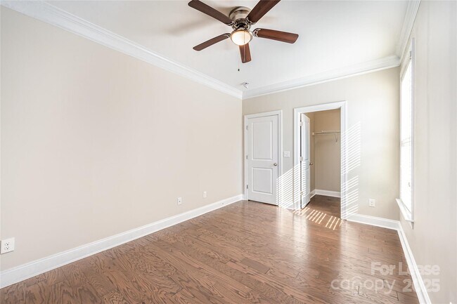 Building Photo - 1361 Rainier Dr